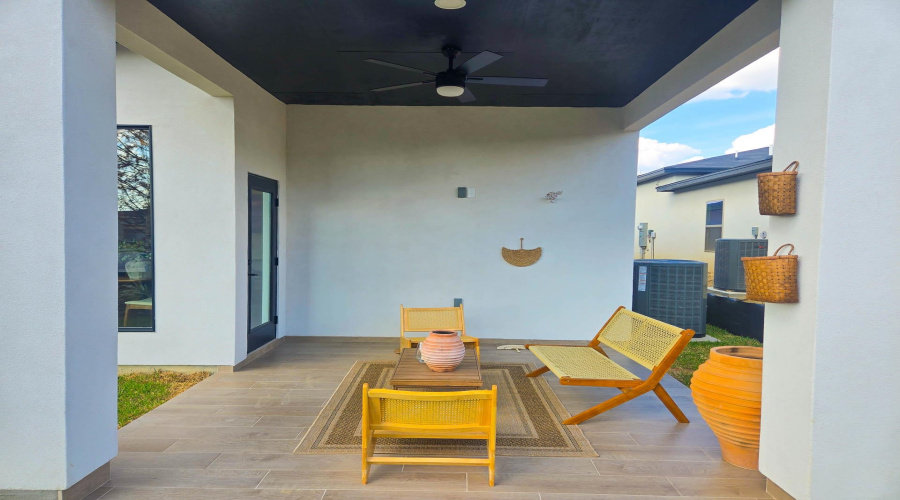 1501 Noyola Loop, LAREDO, Texas 78046, 3 Bedrooms Bedrooms, 5 Rooms Rooms,2 BathroomsBathrooms,Residential,For Sale,1501 Noyola Loop,20262582
