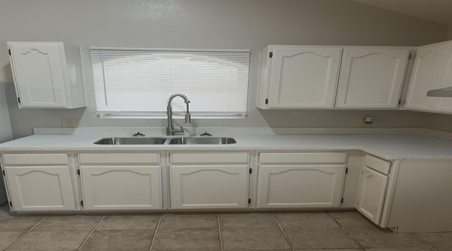 405 Prescott Lp, Laredo, Texas 78046, 3 Bedrooms Bedrooms, 5 Rooms Rooms,1 BathroomBathrooms,Residential,For Rent,405 Prescott Lp,20262585