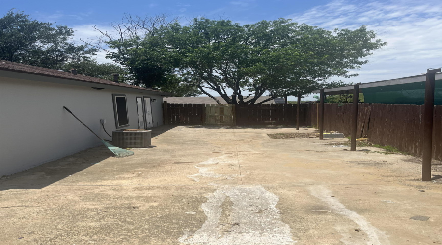 405 Prescott Lp, Laredo, Texas 78046, 3 Bedrooms Bedrooms, 5 Rooms Rooms,1 BathroomBathrooms,Residential,For Rent,405 Prescott Lp,20262585