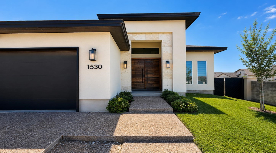 1530 Eagles LN, Laredo, Texas 78045, 3 Bedrooms Bedrooms, 6 Rooms Rooms,2 BathroomsBathrooms,Residential,For Sale,1530 Eagles LN,20262587