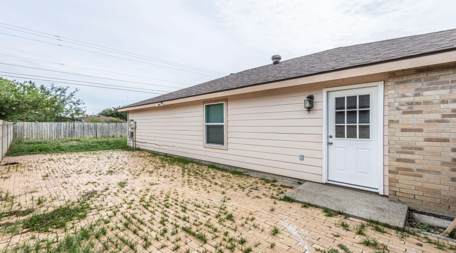 753 Snake Dr, LAREDO, Texas 78045, 3 Bedrooms Bedrooms, 5 Rooms Rooms,2 BathroomsBathrooms,Residential,For Rent,753 Snake Dr,20262588
