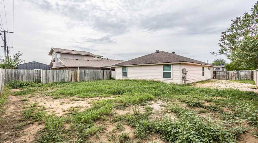 753 Snake Dr, LAREDO, Texas 78045, 3 Bedrooms Bedrooms, 5 Rooms Rooms,2 BathroomsBathrooms,Residential,For Rent,753 Snake Dr,20262588