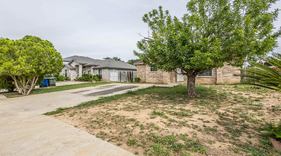 753 Snake Dr, LAREDO, Texas 78045, 3 Bedrooms Bedrooms, 5 Rooms Rooms,2 BathroomsBathrooms,Residential,For Rent,753 Snake Dr,20262588