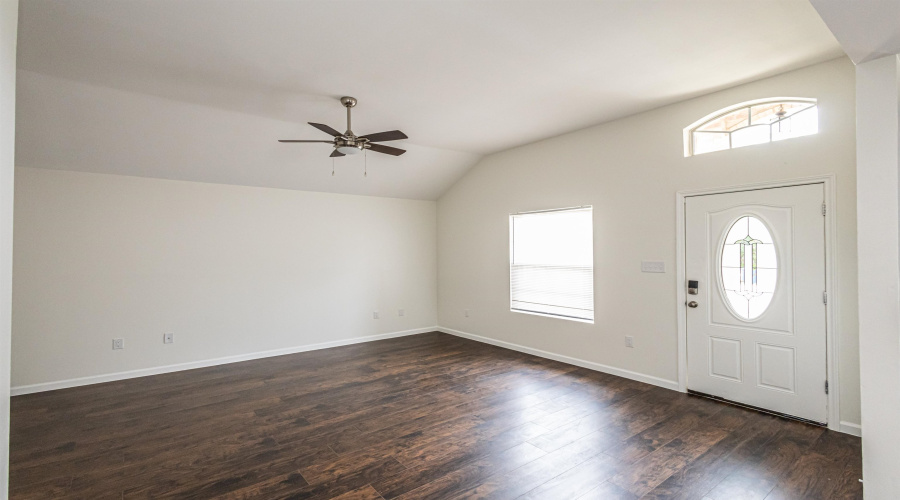 753 Snake Dr, LAREDO, Texas 78045, 3 Bedrooms Bedrooms, 5 Rooms Rooms,2 BathroomsBathrooms,Residential,For Rent,753 Snake Dr,20262588