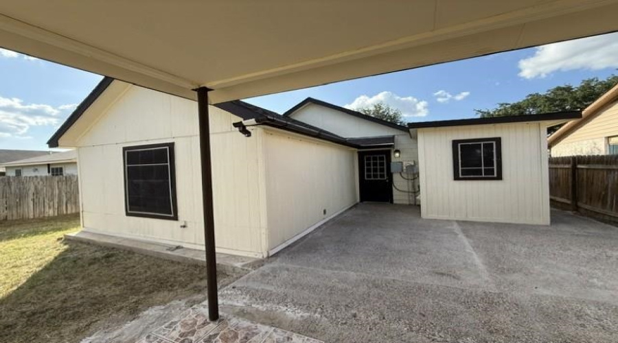 9549 Canvasback Dr, Laredo, Texas 78045, 3 Bedrooms Bedrooms, 4 Rooms Rooms,1 BathroomBathrooms,Residential,For Rent,9549 Canvasback Dr,20262589