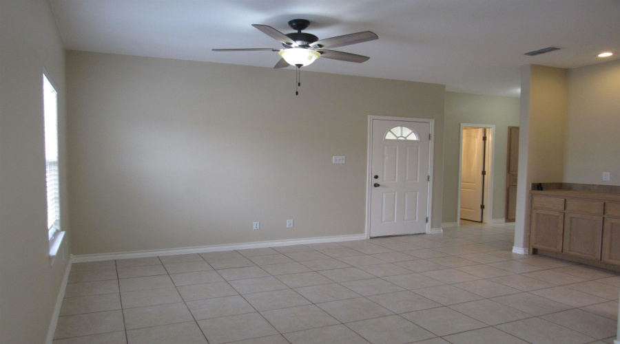 9804 Cantera Ct, Laredo, Texas 78045, 2 Bedrooms Bedrooms, 5 Rooms Rooms,2 BathroomsBathrooms,Residential,For Rent,9804 Cantera Ct,20262592