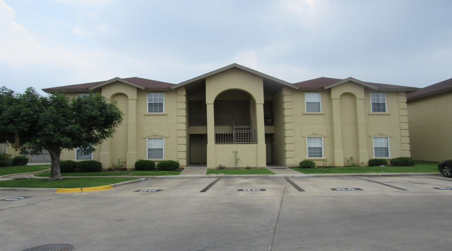 9804 Cantera Ct, Laredo, Texas 78045, 2 Bedrooms Bedrooms, 5 Rooms Rooms,2 BathroomsBathrooms,Residential,For Rent,9804 Cantera Ct,20262592