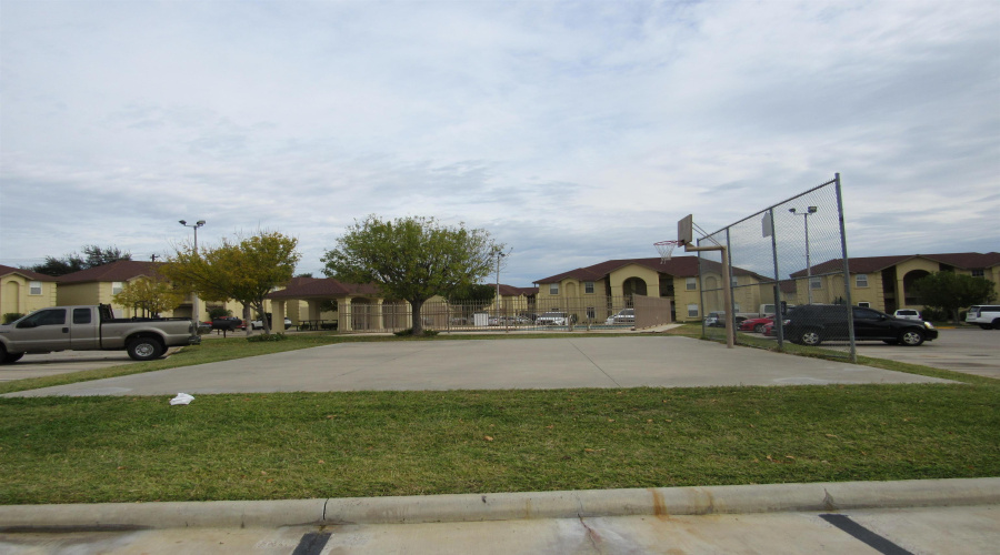 9804 Cantera Ct, Laredo, Texas 78045, 2 Bedrooms Bedrooms, 5 Rooms Rooms,2 BathroomsBathrooms,Residential,For Rent,9804 Cantera Ct,20262592