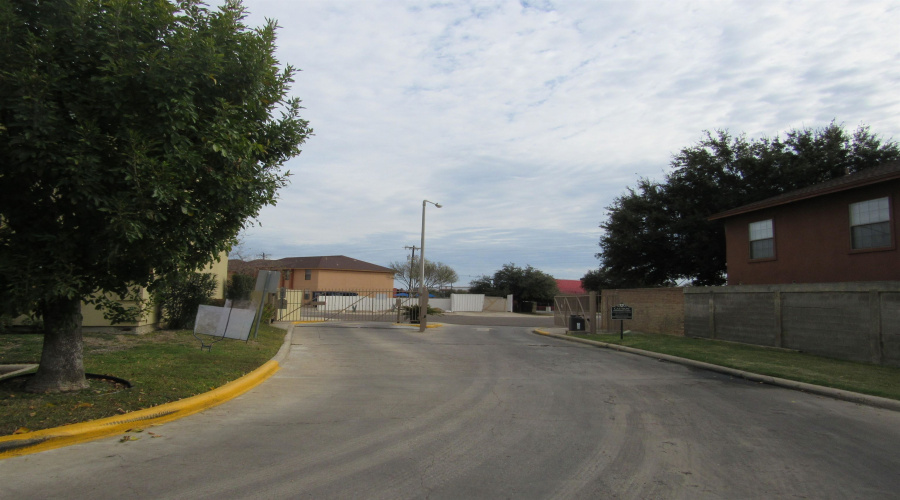 9804 Cantera Ct, Laredo, Texas 78045, 2 Bedrooms Bedrooms, 5 Rooms Rooms,2 BathroomsBathrooms,Residential,For Rent,9804 Cantera Ct,20262592