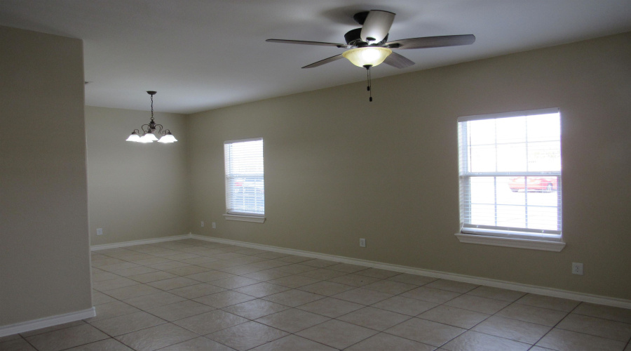 9804 Cantera Ct, Laredo, Texas 78045, 2 Bedrooms Bedrooms, 5 Rooms Rooms,2 BathroomsBathrooms,Residential,For Rent,9804 Cantera Ct,20262592