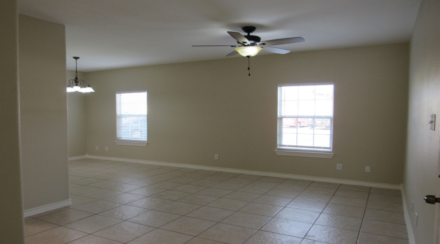 9804 Cantera Ct, Laredo, Texas 78045, 2 Bedrooms Bedrooms, 5 Rooms Rooms,2 BathroomsBathrooms,Residential,For Rent,9804 Cantera Ct,20262592