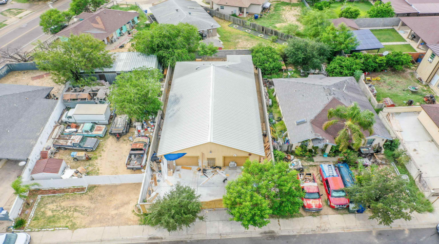 106 Salamanca Ave, LAREDO, Texas 78046, 3 Bedrooms Bedrooms, 5 Rooms Rooms,1 BathroomBathrooms,Residential,For Sale,106 Salamanca Ave,20262594