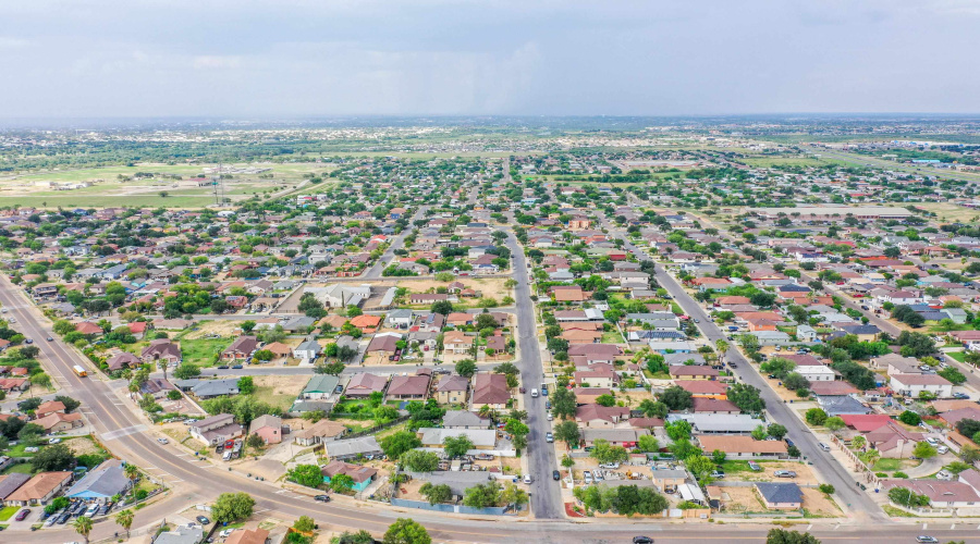 106 Salamanca Ave, LAREDO, Texas 78046, 3 Bedrooms Bedrooms, 5 Rooms Rooms,1 BathroomBathrooms,Residential,For Sale,106 Salamanca Ave,20262594