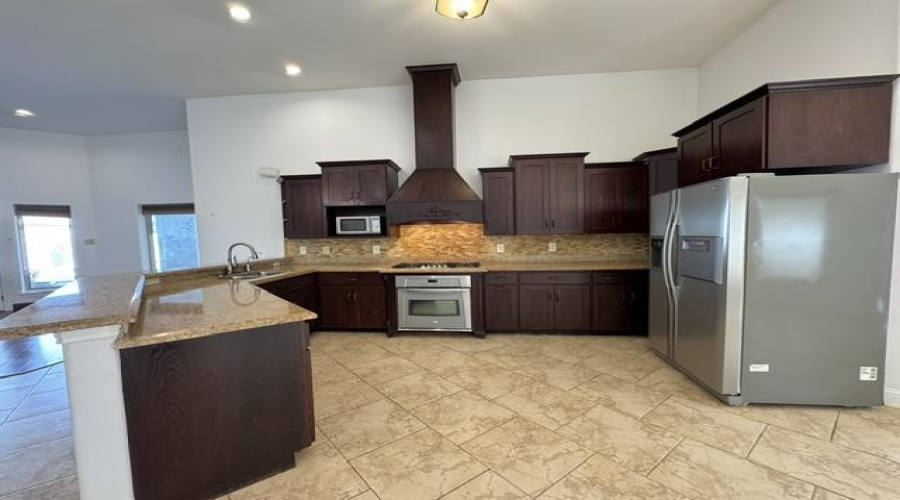 2920 O'Henry Dr, Laredo, Texas 78041, 3 Bedrooms Bedrooms, 8 Rooms Rooms,4 BathroomsBathrooms,Residential,For Rent,2920 O'Henry Dr,20262596