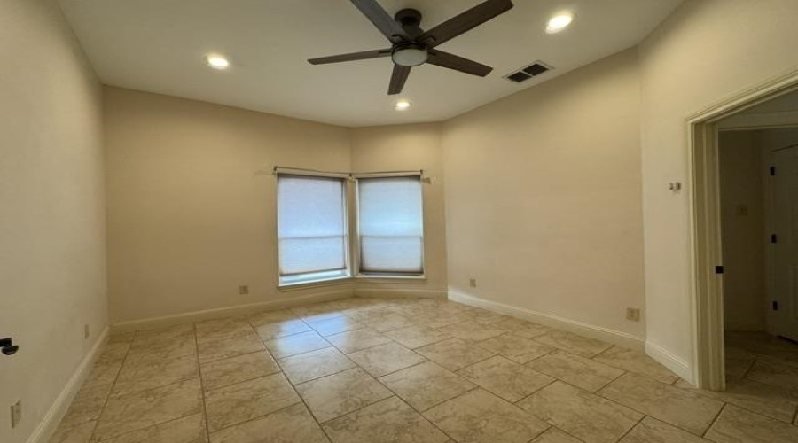 2920 O'Henry Dr, Laredo, Texas 78041, 3 Bedrooms Bedrooms, 8 Rooms Rooms,4 BathroomsBathrooms,Residential,For Rent,2920 O'Henry Dr,20262596