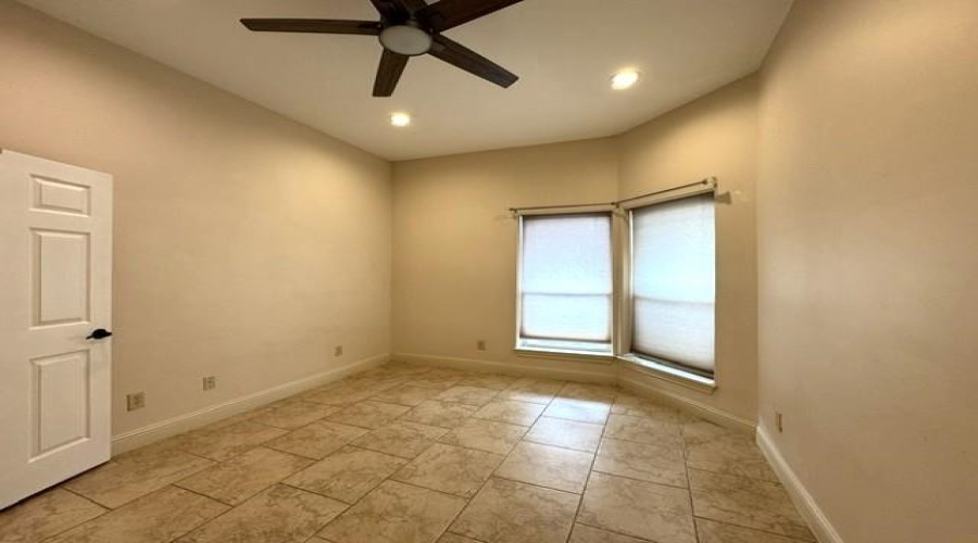2920 O'Henry Dr, Laredo, Texas 78041, 3 Bedrooms Bedrooms, 8 Rooms Rooms,4 BathroomsBathrooms,Residential,For Rent,2920 O'Henry Dr,20262596