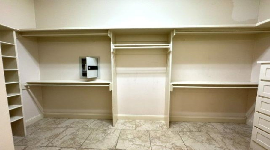 2920 O'Henry Dr, Laredo, Texas 78041, 3 Bedrooms Bedrooms, 8 Rooms Rooms,4 BathroomsBathrooms,Residential,For Rent,2920 O'Henry Dr,20262596