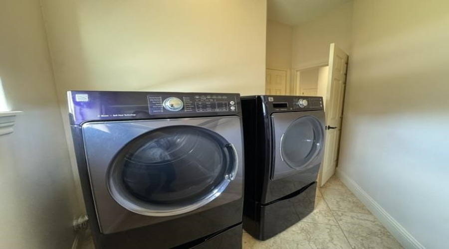 2920 O'Henry Dr, Laredo, Texas 78041, 3 Bedrooms Bedrooms, 8 Rooms Rooms,4 BathroomsBathrooms,Residential,For Rent,2920 O'Henry Dr,20262596