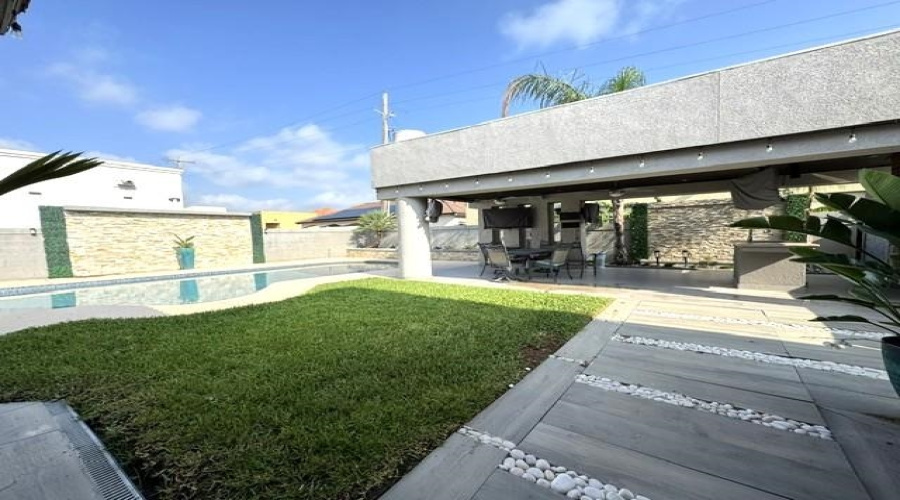 2920 O'Henry Dr, Laredo, Texas 78041, 3 Bedrooms Bedrooms, 8 Rooms Rooms,4 BathroomsBathrooms,Residential,For Rent,2920 O'Henry Dr,20262596