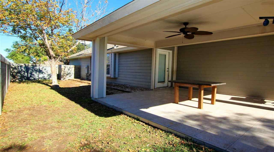 1911 Stonefield Ln, Laredo, Texas 78045, 3 Bedrooms Bedrooms, 6 Rooms Rooms,2 BathroomsBathrooms,Residential,For Rent,1911 Stonefield Ln,20262597