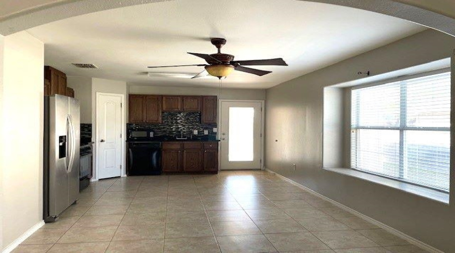 1911 Stonefield Ln, Laredo, Texas 78045, 3 Bedrooms Bedrooms, 6 Rooms Rooms,2 BathroomsBathrooms,Residential,For Rent,1911 Stonefield Ln,20262597