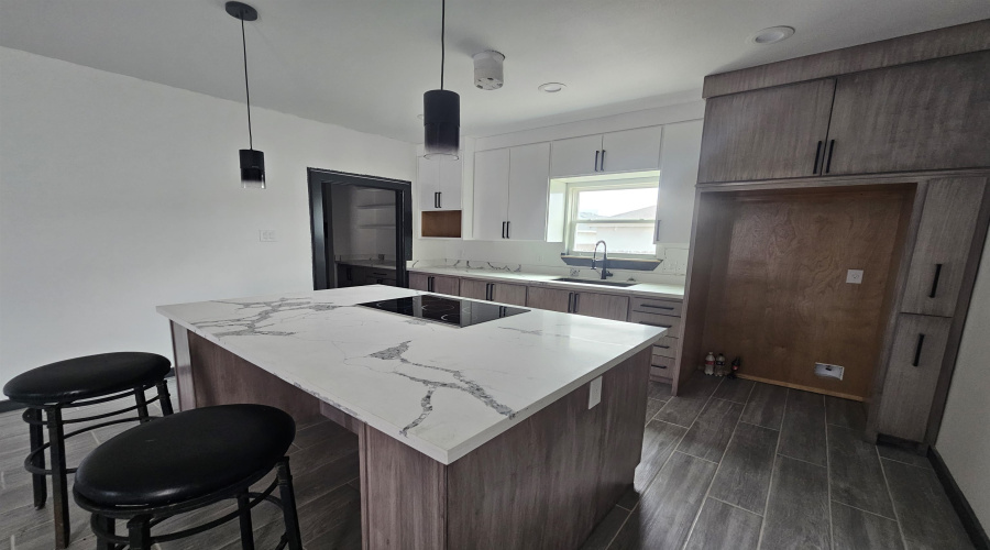 1401 Los Estribos Dr., Laredo, Texas 78046, 3 Bedrooms Bedrooms, 6 Rooms Rooms,3 BathroomsBathrooms,Residential,For Sale,1401 Los Estribos Dr.,20262608