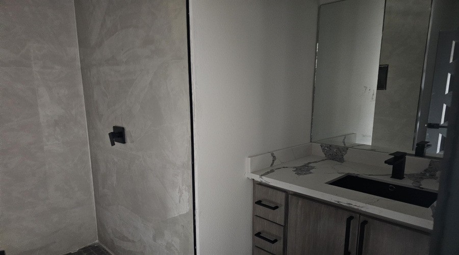 1401 Los Estribos Dr., Laredo, Texas 78046, 3 Bedrooms Bedrooms, 6 Rooms Rooms,3 BathroomsBathrooms,Residential,For Sale,1401 Los Estribos Dr.,20262608