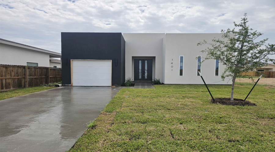 1401 Los Estribos Dr., Laredo, Texas 78046, 3 Bedrooms Bedrooms, 6 Rooms Rooms,3 BathroomsBathrooms,Residential,For Sale,1401 Los Estribos Dr.,20262608