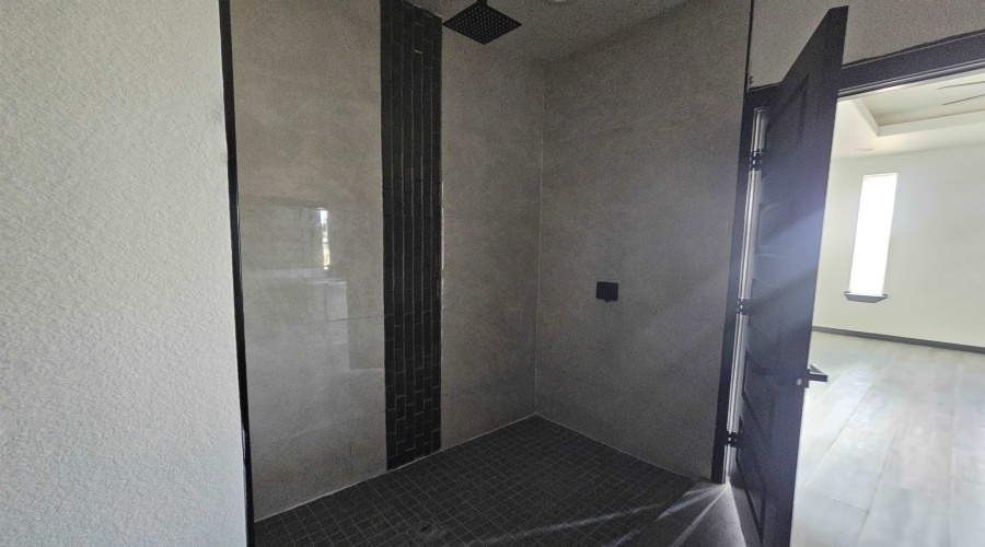 1401 Los Estribos Dr., Laredo, Texas 78046, 3 Bedrooms Bedrooms, 6 Rooms Rooms,3 BathroomsBathrooms,Residential,For Sale,1401 Los Estribos Dr.,20262608
