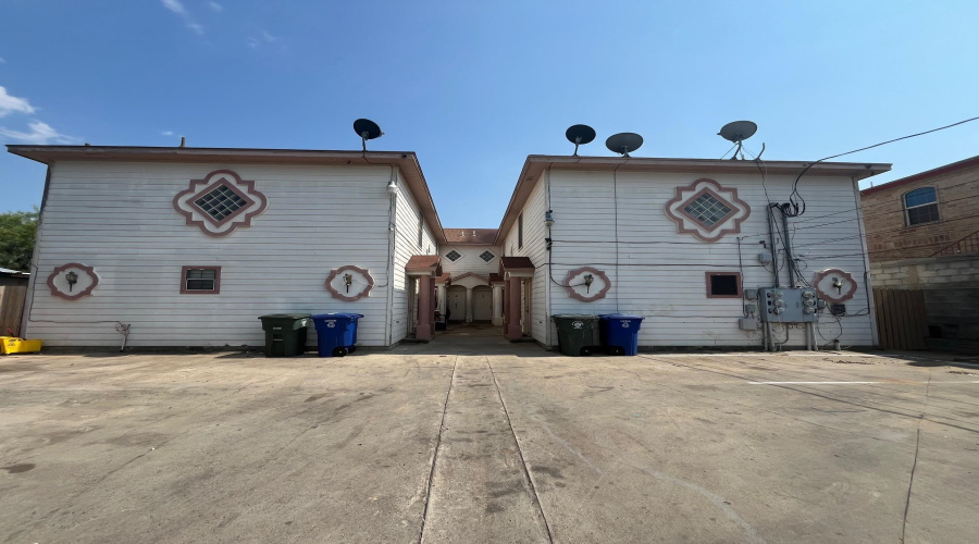 2803 Bayard St, Laredo, Texas 78046-8259, 3 Bedrooms Bedrooms, 5 Rooms Rooms,2 BathroomsBathrooms,Residential,For Sale,2803 Bayard St,20262610