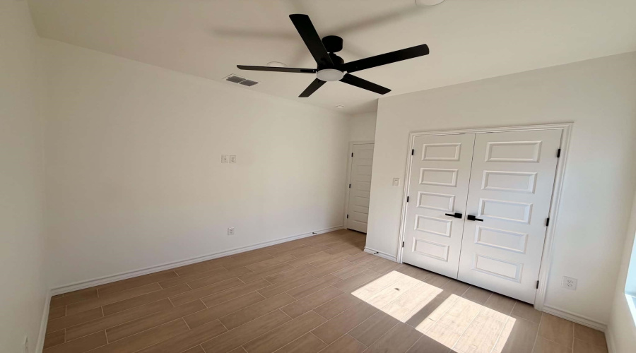 6115 Leopoldo Dr, Laredo, Texas 78043, 4 Bedrooms Bedrooms, 6 Rooms Rooms,2 BathroomsBathrooms,Residential,For Sale,6115 Leopoldo Dr,20262615