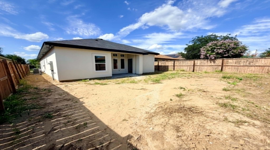 6115 Leopoldo Dr, Laredo, Texas 78043, 4 Bedrooms Bedrooms, 6 Rooms Rooms,2 BathroomsBathrooms,Residential,For Sale,6115 Leopoldo Dr,20262615