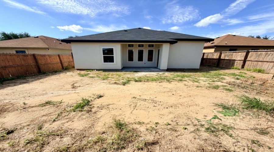 6115 Leopoldo Dr, Laredo, Texas 78043, 4 Bedrooms Bedrooms, 6 Rooms Rooms,2 BathroomsBathrooms,Residential,For Sale,6115 Leopoldo Dr,20262615