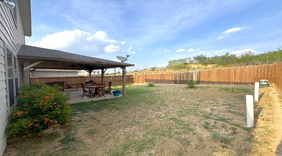 405 Almeja Dr, Laredo, Texas 78043, 3 Bedrooms Bedrooms, 6 Rooms Rooms,2 BathroomsBathrooms,Residential,For Sale,405 Almeja Dr,20262616