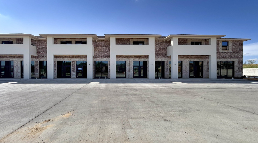 210 Calle Del Norte, Laredo, Texas 78041-0000, 1 Room Rooms,1 BathroomBathrooms,Commercial retail/office,For Rent,210 Calle Del Norte,20262603
