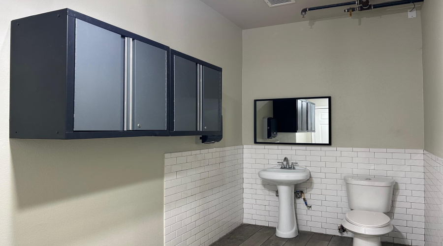 8218 Casa Verde Rd, Laredo, Texas 78041, 1 Room Rooms,1 BathroomBathrooms,Commercial retail/office,For Rent,8218 Casa Verde Rd,20262612