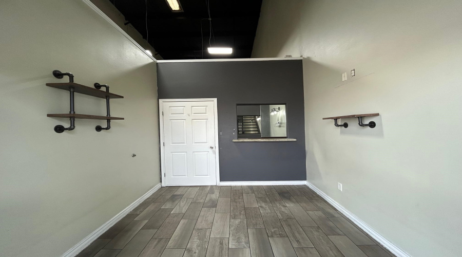 8218 Casa Verde Rd, Laredo, Texas 78041, 1 Room Rooms,1 BathroomBathrooms,Commercial retail/office,For Rent,8218 Casa Verde Rd,20262612