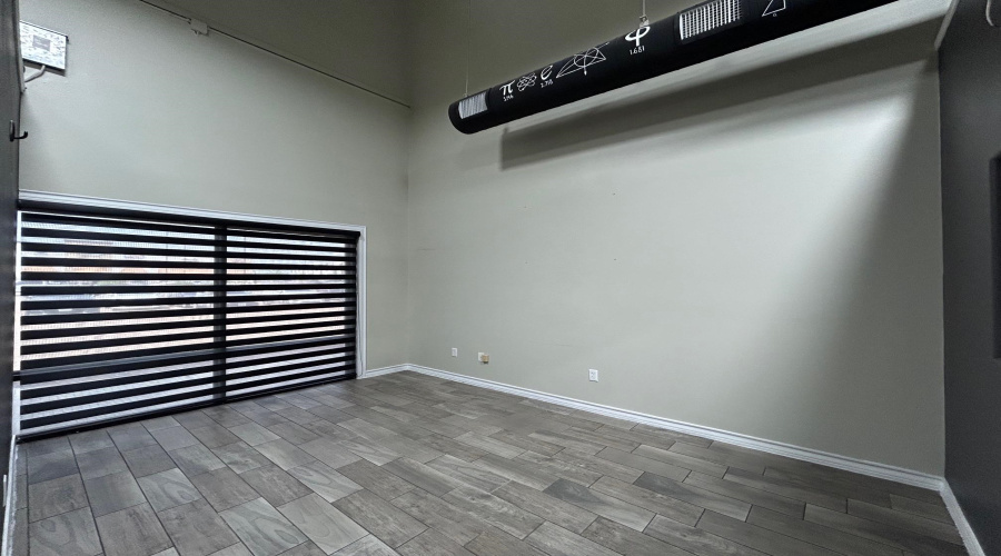 8218 Casa Verde Rd, Laredo, Texas 78041, 1 Room Rooms,1 BathroomBathrooms,Commercial retail/office,For Rent,8218 Casa Verde Rd,20262612