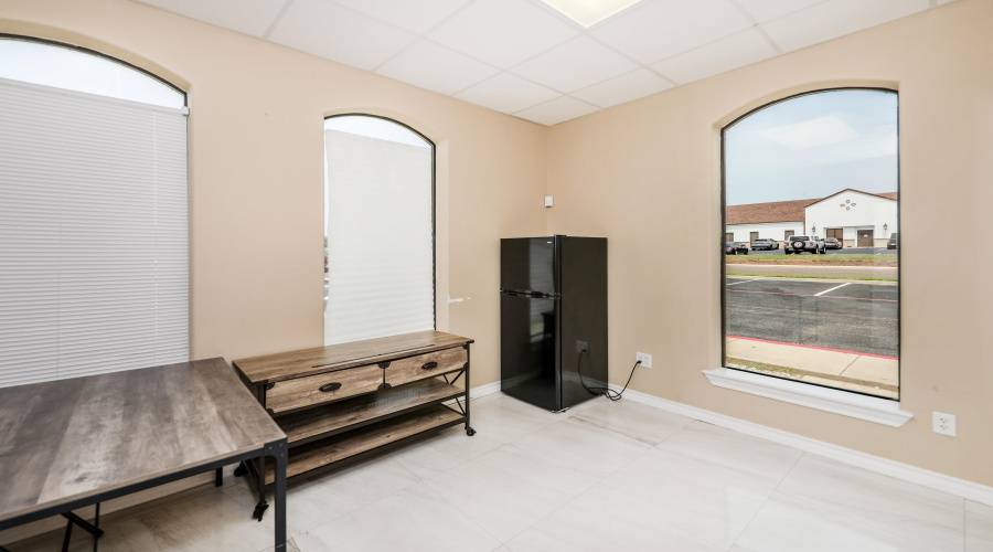 10414 Medical Lp, Laredo, Texas 78045, 1 Room Rooms,2 BathroomsBathrooms,Commercial retail/office,For Rent,10414 Medical Lp,20262613