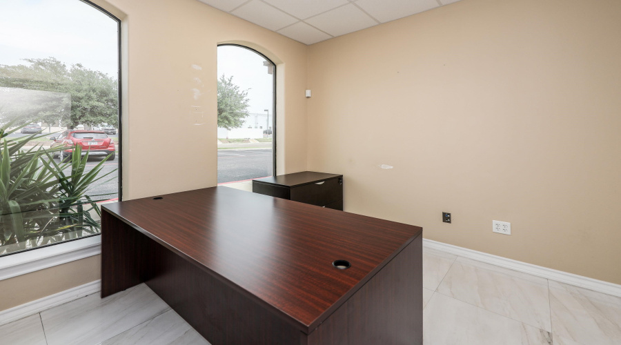 10414 Medical Lp, Laredo, Texas 78045, 1 Room Rooms,2 BathroomsBathrooms,Commercial retail/office,For Rent,10414 Medical Lp,20262613