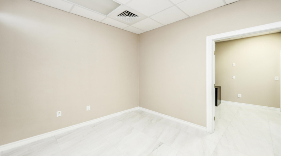10414 Medical Lp, Laredo, Texas 78045, 1 Room Rooms,2 BathroomsBathrooms,Commercial retail/office,For Rent,10414 Medical Lp,20262613