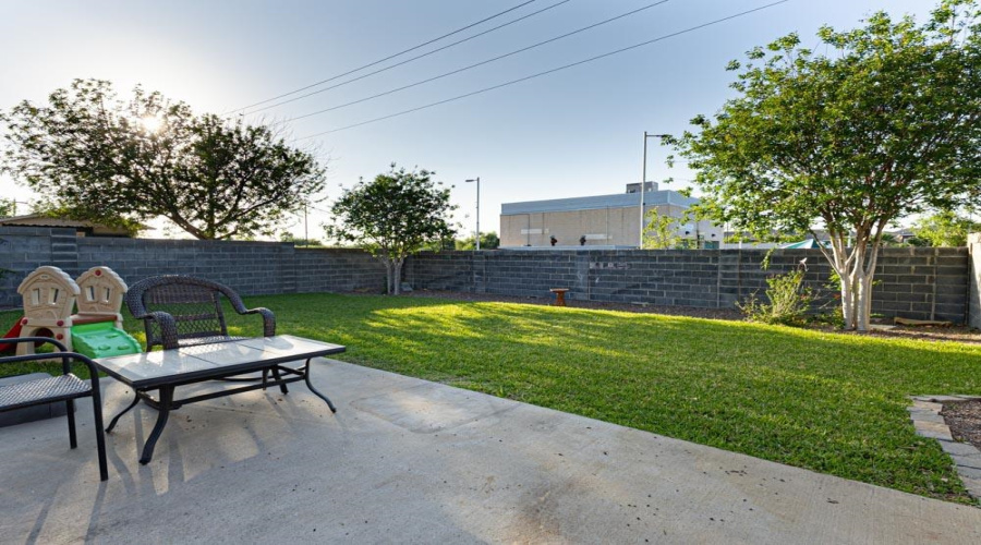 1520 Denmark Ln, Laredo, Texas 78045, 3 Bedrooms Bedrooms, 6 Rooms Rooms,2 BathroomsBathrooms,Residential,For Sale,1520 Denmark Ln,20262229