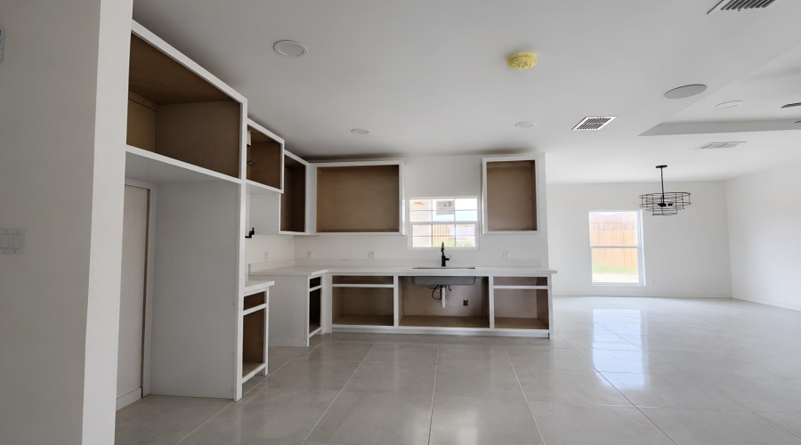 114 Mi Ranchito St., Laredo, Texas 78045, 3 Bedrooms Bedrooms, 4 Rooms Rooms,2 BathroomsBathrooms,Residential,For Sale,114 Mi Ranchito St.,20262618
