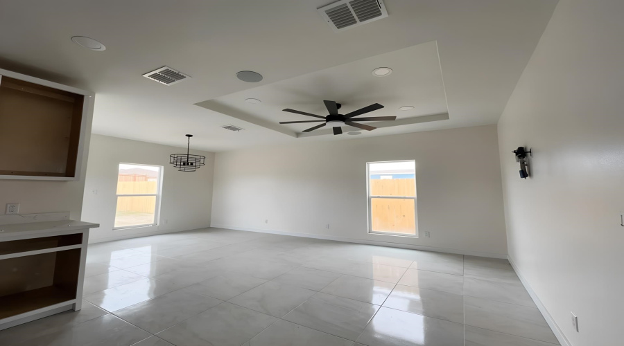 114 Mi Ranchito St., Laredo, Texas 78045, 3 Bedrooms Bedrooms, 4 Rooms Rooms,2 BathroomsBathrooms,Residential,For Sale,114 Mi Ranchito St.,20262618