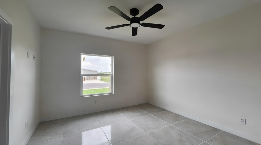 114 Mi Ranchito St., Laredo, Texas 78045, 3 Bedrooms Bedrooms, 4 Rooms Rooms,2 BathroomsBathrooms,Residential,For Sale,114 Mi Ranchito St.,20262618