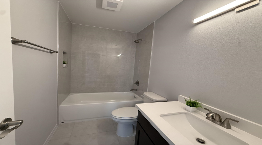 824 Monasterio Dr., Laredo, Texas 78046, 3 Bedrooms Bedrooms, 5 Rooms Rooms,2 BathroomsBathrooms,Residential,For Sale,824 Monasterio Dr.,20262619