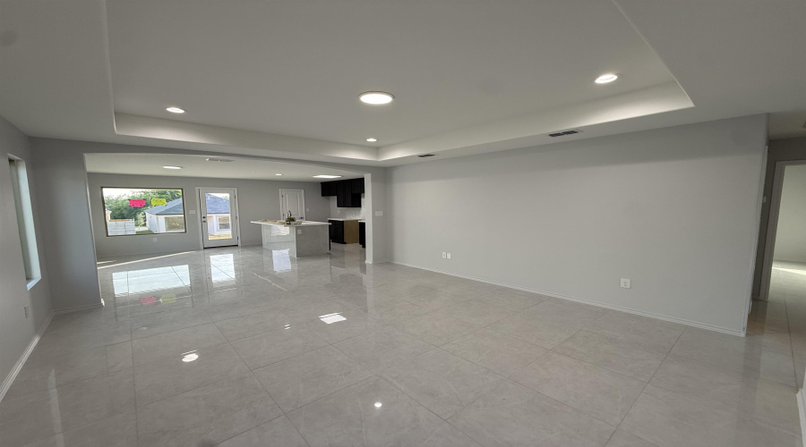 824 Monasterio Dr., Laredo, Texas 78046, 3 Bedrooms Bedrooms, 5 Rooms Rooms,2 BathroomsBathrooms,Residential,For Sale,824 Monasterio Dr.,20262619