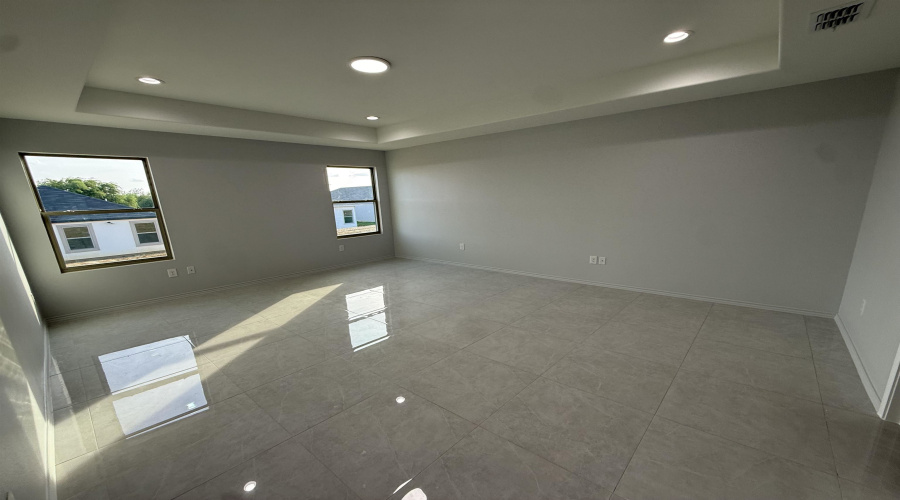 824 Monasterio Dr., Laredo, Texas 78046, 3 Bedrooms Bedrooms, 5 Rooms Rooms,2 BathroomsBathrooms,Residential,For Sale,824 Monasterio Dr.,20262619