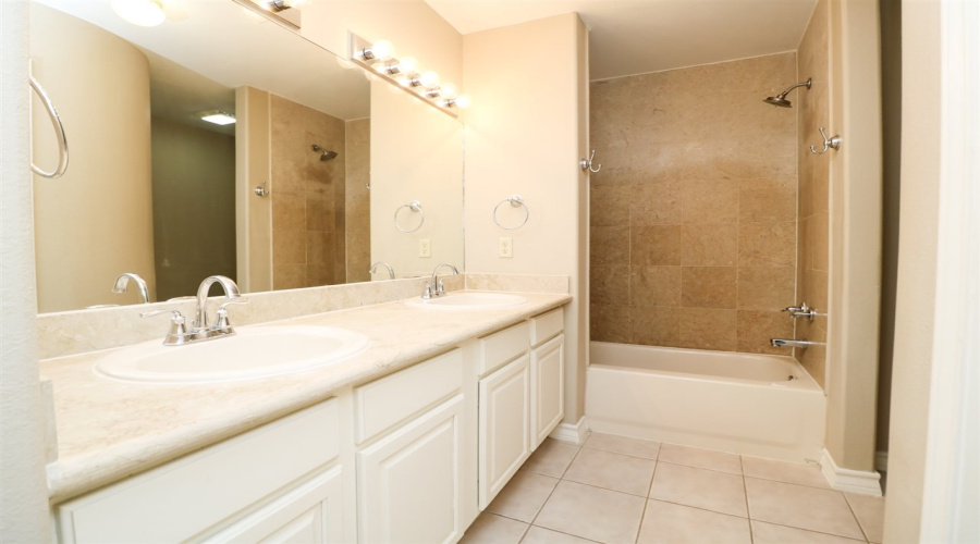 7521 Country Club Dr, Laredo, Texas 78041, 3 Bedrooms Bedrooms, 6 Rooms Rooms,2 BathroomsBathrooms,Residential,For Rent,7521 Country Club Dr,20262620