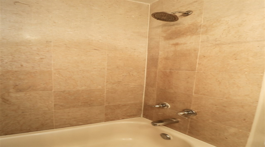 7521 Country Club Dr, Laredo, Texas 78041, 3 Bedrooms Bedrooms, 6 Rooms Rooms,2 BathroomsBathrooms,Residential,For Rent,7521 Country Club Dr,20262620